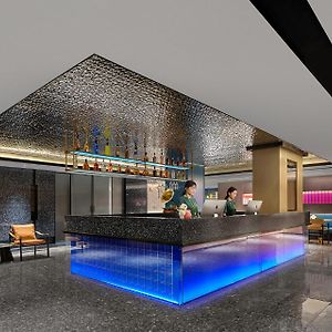 Lan Wan Hotel - One Free Cockt-Ail Per Room--Airport Pick-Up Service